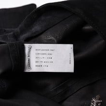 画像をギャラリービューアに読み込む, 新品同様 CHROME HEARTS クロムハーツ セメタリークロスパッチ スウェードパンツ サイズ26 40パッチ カーフレザー ダガー 中古 4a000120