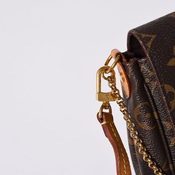 Very good condition LOUIS VUITTON Monogram Favorite MM Shoulder bag M40718 Brown Gold hardware Used 4a001282
