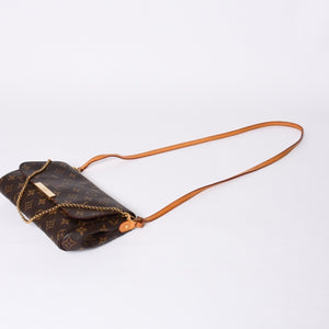 Very good condition LOUIS VUITTON Monogram Favorite MM Shoulder bag M40718 Brown Gold hardware Used 4a001282