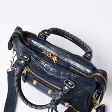 画像をギャラリービューアに読み込む, 極美品 BALENCIAGA バレンシアガ LE CITY MINI ミニ シティ 2WAYバッグ 309544 ネイビー ゴールド金具 美品 中古 4a000367