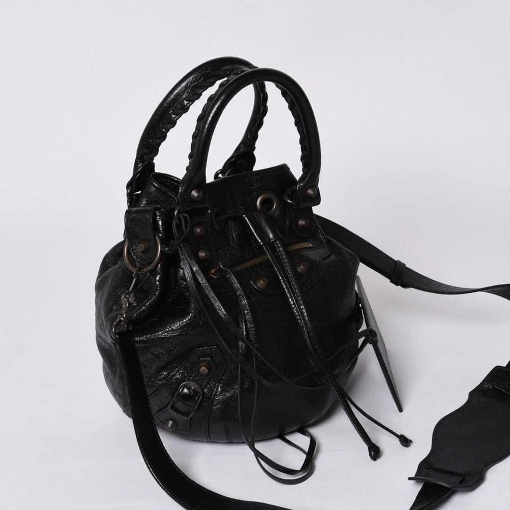 BALENCIAGA バレンシアガ ジャイアント ミニポンポン 2WAYハンドバッグ ブラック 246438 レザー シルバー金具 美品 中古 4a000165
