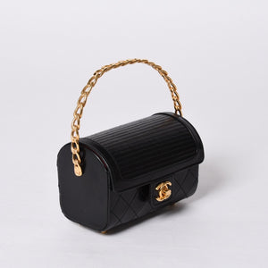 Very Good Condition CHANEL Chain Top Handle Mini Handbag Series 0 Coco Mark Lambskin Black Gold Hardware Used 4a000942