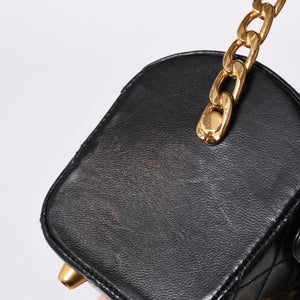 Very Good Condition CHANEL Chain Top Handle Mini Handbag Series 0 Coco Mark Lambskin Black Gold Hardware Used 4a000942