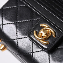 画像をギャラリービューアに読み込む, 極美品 CHANEL シャネル チェーントップハンドル ミニハンドバッグ 0番台 ココマーク ラムスキン ブラック ゴールド金具 中古 4a000942