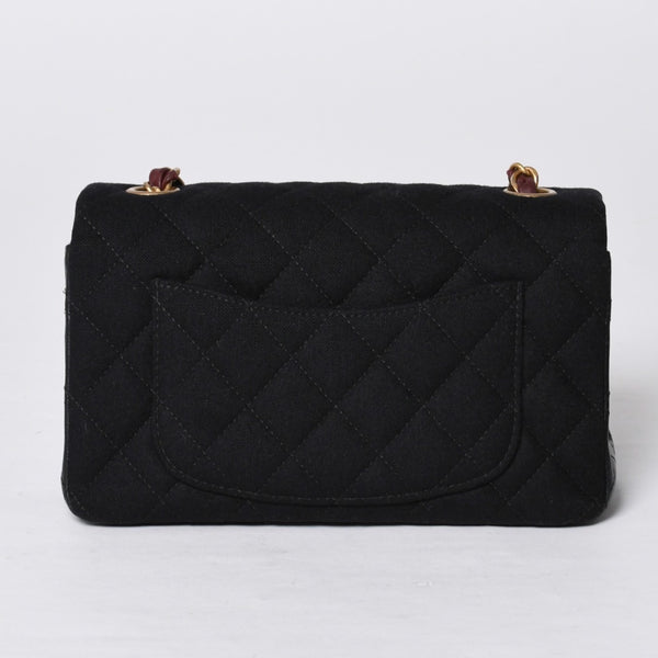 Very good condition CHANEL Mini Matelasse 20 S Flap S Chain Shoulder Bag No. 26 Coco Mark Métiers d'Art Collection Used 4a000928