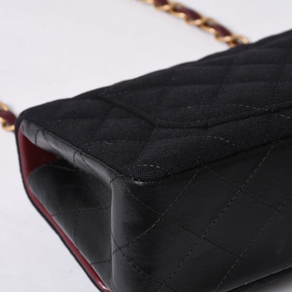 Very good condition CHANEL Mini Matelasse 20 S Flap S Chain Shoulder Bag No. 26 Coco Mark Métiers d'Art Collection Used 4a000928