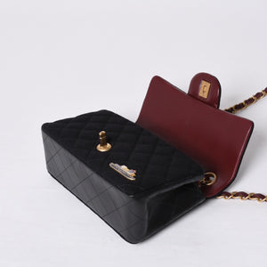 Very good condition CHANEL Mini Matelasse 20 S Flap S Chain Shoulder Bag No. 26 Coco Mark Métiers d'Art Collection Used 4a000928