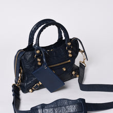 画像をギャラリービューアに読み込む, 極美品 BALENCIAGA バレンシアガ LE CITY MINI ミニ シティ 2WAYバッグ 309544 ネイビー ゴールド金具 美品 中古 4a000367