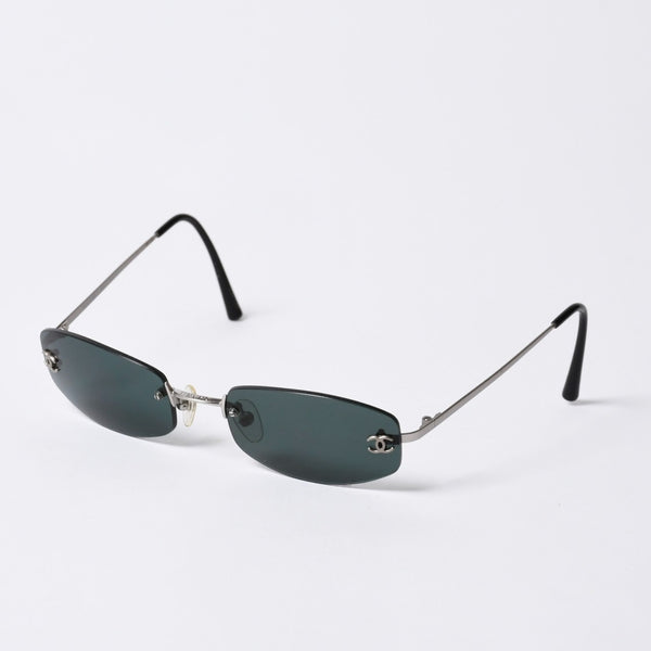 CHANEL シャネル リムレス サングラス アイウェアケース 4002 c.103/71 サイズ54□19 130 ココマーク シルバー ブラック 美品 中古 4a000117