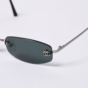 CHANEL シャネル リムレス サングラス アイウェアケース 4002 c.103/71 サイズ54□19 130 ココマーク シルバー ブラック 美品 中古 4a000117