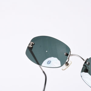 CHANEL シャネル リムレス サングラス アイウェアケース 4002 c.103/71 サイズ54□19 130 ココマーク シルバー ブラック 美品 中古 4a000117
