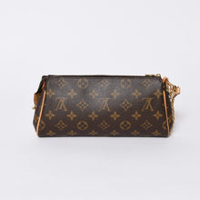 画像をギャラリービューアに読み込む, 極美品 LOUIS VUITTON ルイヴィトン エヴァ ショルダーバッグ M95567 モノグラム ブラウン ゴールド金具 中古 4a000245