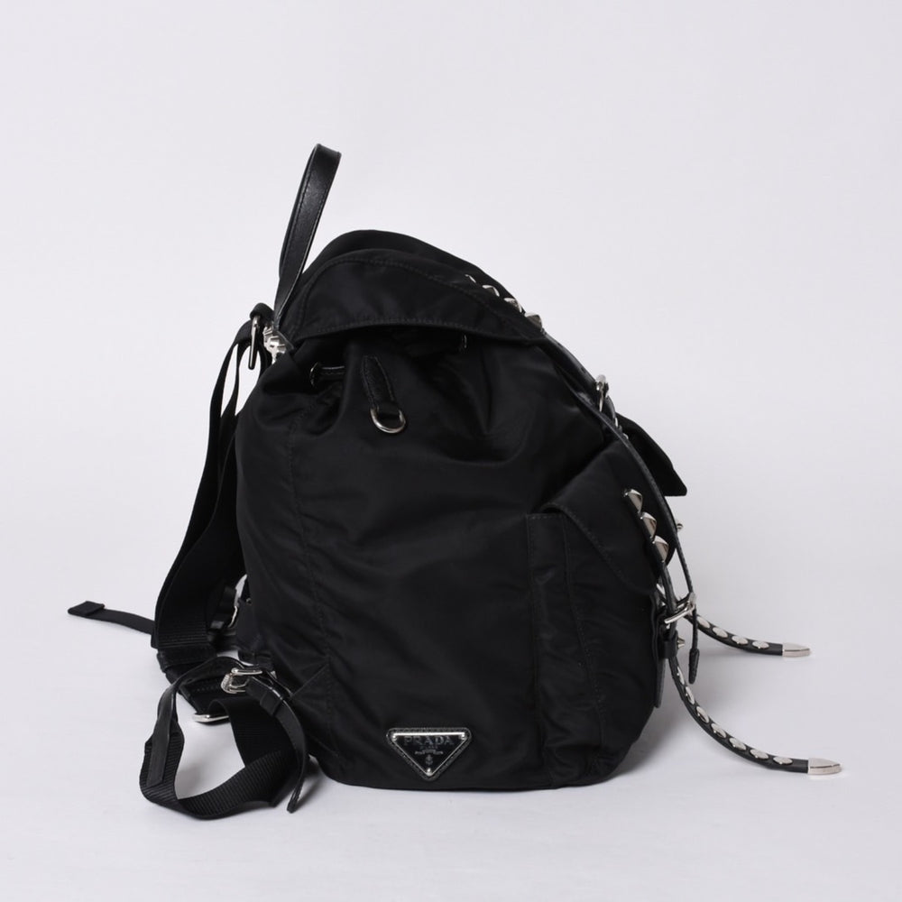 PRADA プラダ スタッズ付きナイロン リュックサック バックパック ブラック シルバー金具 美品 中古 4a000251