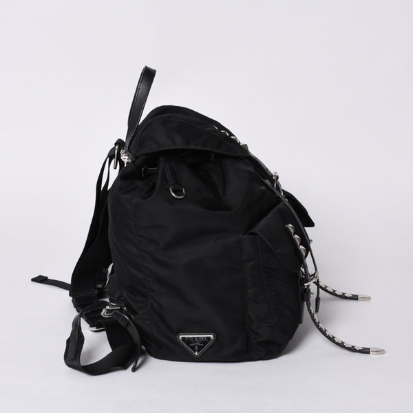 PRADA プラダ スタッズ付きナイロン リュックサック バックパック ブラック シルバー金具 美品 中古 4a000251