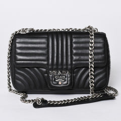 PRADA プラダ チェーンフラップ ダイアグラム キルティングレザー ミディアム ショルダーバッグ 美品 中古 4a000772