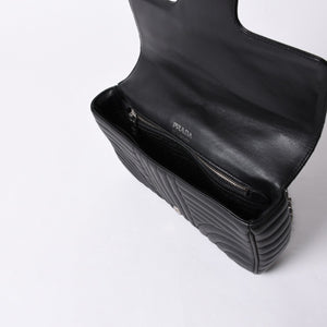PRADA プラダ チェーンフラップ ダイアグラム キルティングレザー ミディアム ショルダーバッグ 美品 中古 4a000772