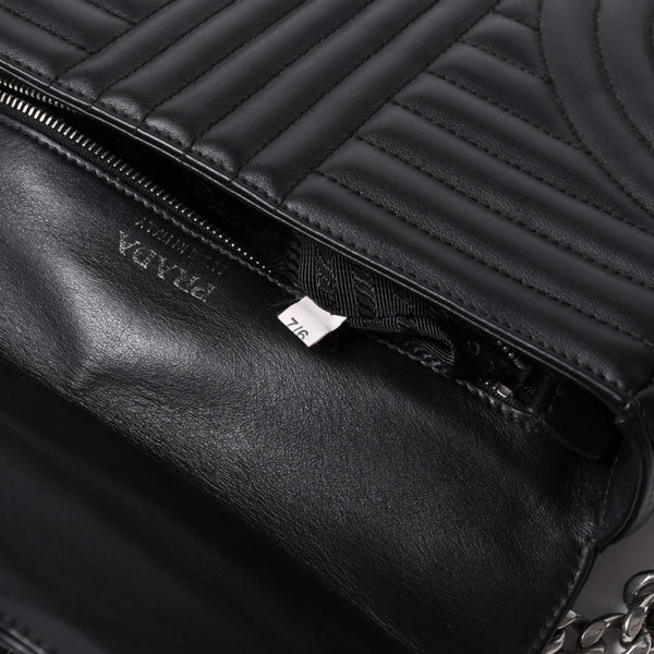 PRADA プラダ チェーンフラップ ダイアグラム キルティングレザー ミディアム ショルダーバッグ 美品 中古 4a000772
