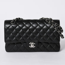画像をギャラリービューアに読み込む, 新品同様 CHANEL シャネル マトラッセ25 Wフラップ Wチェーンショルダーバッグ AO1112 21番台 キャビアスキン シルバー金具 中古 4a000990