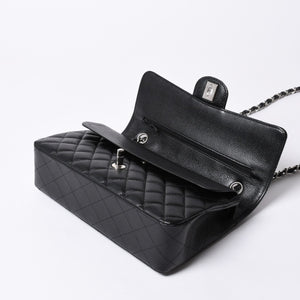 Like new CHANEL Matelasse 25 W flap W chain shoulder bag AO1112 21s Caviar skin Silver hardware Used 4a000990