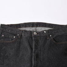 画像をギャラリービューアに読み込む, 極美品 CHROME HEARTS クロムハーツ Levi's 501 リーバイス 501 セメタリークロスパッチ デニムパンツ ジーンズ サイズ34 20パッチ 中古 4a000554