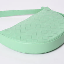 Load image into Gallery viewer, 極美品 BOTTEGA VENETA ボッテガヴェネタ イントレチャート ワンショルダーバッグ レザー A00732338V グリーン ゴールド金具 中古 4a000055