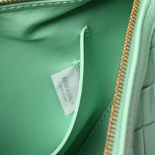 Load image into Gallery viewer, 極美品 BOTTEGA VENETA ボッテガヴェネタ イントレチャート ワンショルダーバッグ レザー A00732338V グリーン ゴールド金具 中古 4a000055