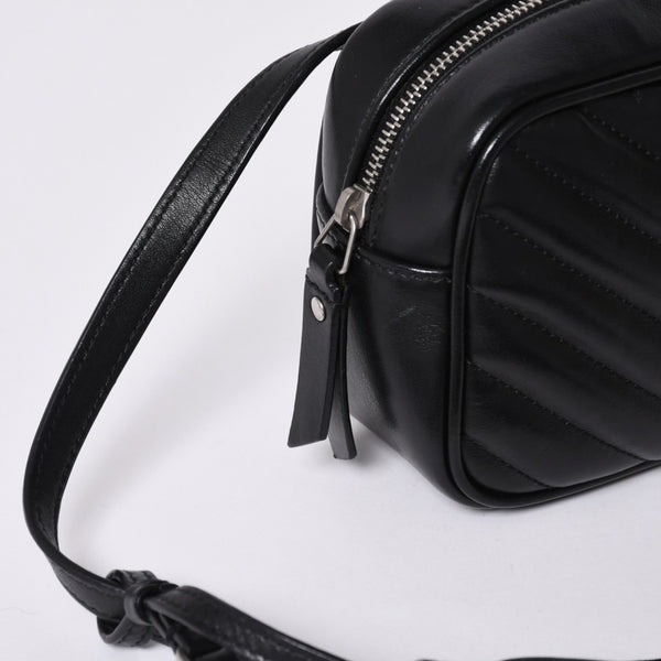 Very Good Condition SAINT LAURENT Saint Laurent Shoulder Bag V Stitch Fringe YSL Logo Black Calf 534817 Used 4a000160
