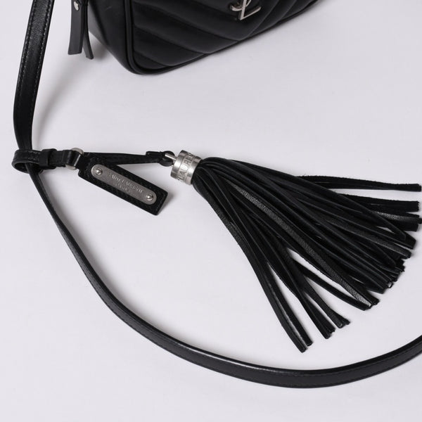 Very Good Condition SAINT LAURENT Saint Laurent Shoulder Bag V Stitch Fringe YSL Logo Black Calf 534817 Used 4a000160