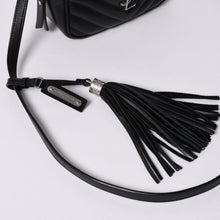画像をギャラリービューアに読み込む, 極美品 SAINT LAURENT サンローラン ショルダーバッグ Vステッチ フリンジ YSLロゴ ブラック カーフ 534817 中古 4a000160