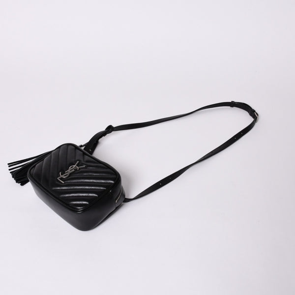 Very Good Condition SAINT LAURENT Saint Laurent Shoulder Bag V Stitch Fringe YSL Logo Black Calf 534817 Used 4a000160
