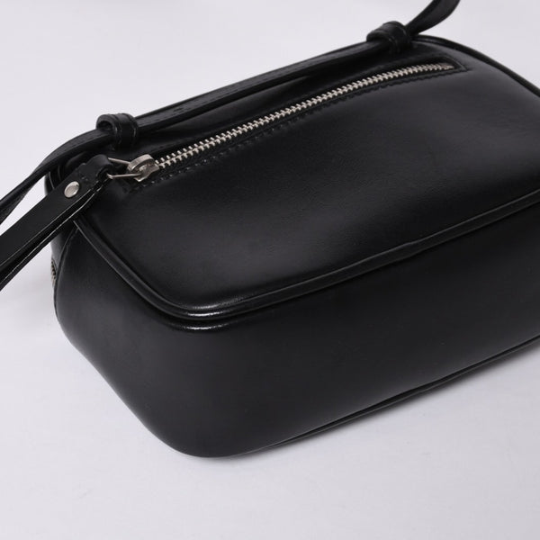 Very Good Condition SAINT LAURENT Saint Laurent Shoulder Bag V Stitch Fringe YSL Logo Black Calf 534817 Used 4a000160
