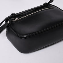 画像をギャラリービューアに読み込む, 極美品 SAINT LAURENT サンローラン ショルダーバッグ Vステッチ フリンジ YSLロゴ ブラック カーフ 534817 中古 4a000160