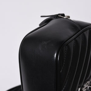 Very Good Condition SAINT LAURENT Saint Laurent Shoulder Bag V Stitch Fringe YSL Logo Black Calf 534817 Used 4a000160