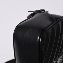画像をギャラリービューアに読み込む, 極美品 SAINT LAURENT サンローラン ショルダーバッグ Vステッチ フリンジ YSLロゴ ブラック カーフ 534817 中古 4a000160