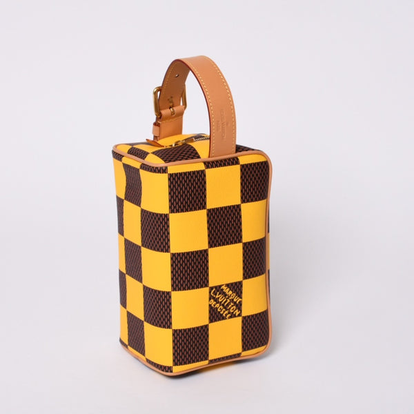 Very Good Condition LOUIS VUITTON N40567 Damier Pop Rocker Dop Kit Travel Pouch Yellow Brown Used 4a000456