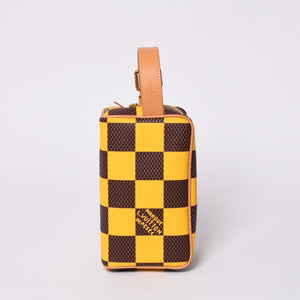 Very Good Condition LOUIS VUITTON N40567 Damier Pop Rocker Dop Kit Travel Pouch Yellow Brown Used 4a000456