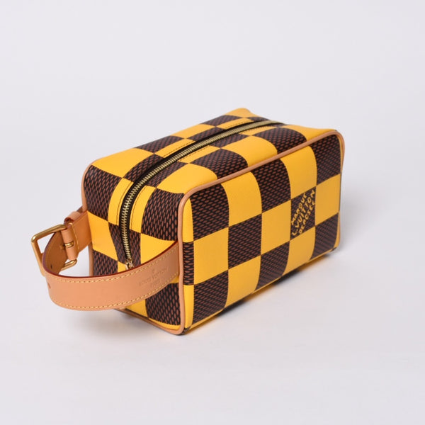 Very Good Condition LOUIS VUITTON N40567 Damier Pop Rocker Dop Kit Travel Pouch Yellow Brown Used 4a000456