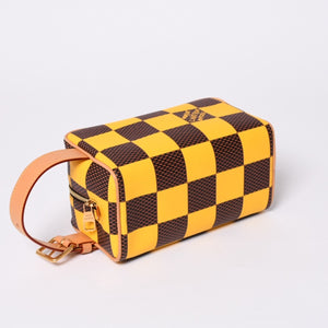 Very Good Condition LOUIS VUITTON N40567 Damier Pop Rocker Dop Kit Travel Pouch Yellow Brown Used 4a000456