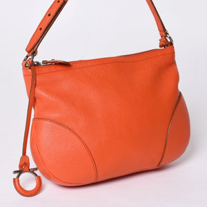 Salvatore Ferragamo サルヴァトーレ フェラガモ ショルダーバッグ AU-21 D035 オレンジ シルバー金具 美品 中古 4a000180