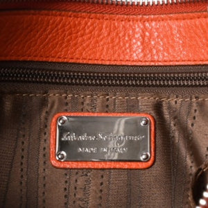 Salvatore Ferragamo サルヴァトーレ フェラガモ ショルダーバッグ AU-21 D035 オレンジ シルバー金具 美品 中古 4a000180