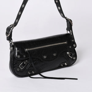 BALENCIAGA バレンシアガ Le Cagole ル・カゴール 771640・1000・N・640167 スリングバッグ ブラック レザー 美品 中古 4a000370