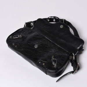 BALENCIAGA バレンシアガ Le Cagole ル・カゴール 771640・1000・N・640167 スリングバッグ ブラック レザー 美品 中古 4a000370