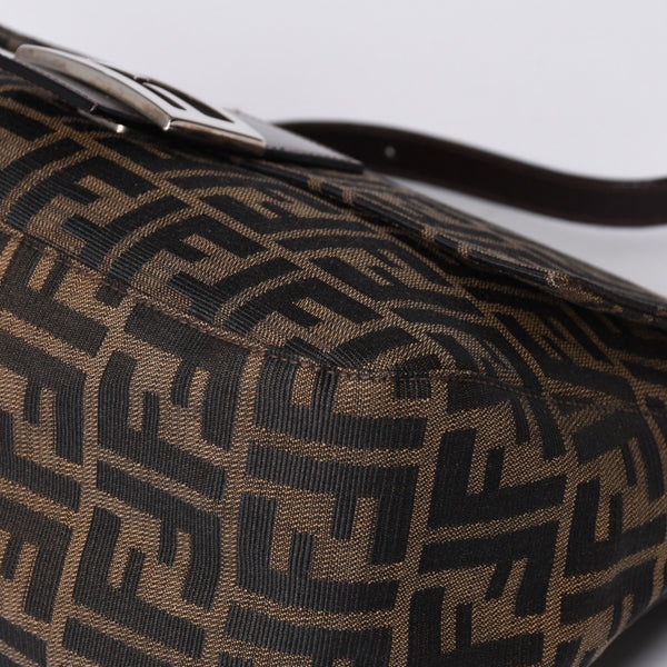 FENDI フェンディ マンマバケット ワンショルダーバッグ 26325 ズッカ柄 ブラウン シルバー金具 美品 中古 4a000403
