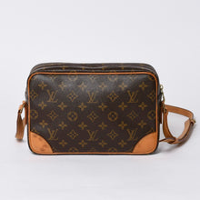 画像をギャラリービューアに読み込む, LOUIS VUITTON ルイヴィトン モノグラム トロカデロ27 ショルダーバッグ M51274 PVC ヌメ革 ブラウン ゴールド金具 美品 中古 4a000601