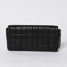 画像をギャラリービューアに読み込む, 極美品 CHANEL シャネル チョコバー チェーン ショルダーバッグ ラムスキン 黒×ゴールド レディース 7番台 中古 4a000488