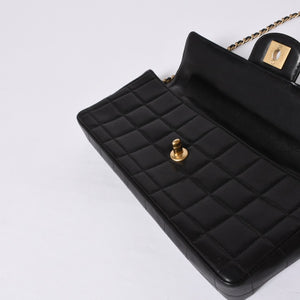 Very Good Condition CHANEL Chocolate Bar Chain Shoulder Bag Lambskin Black x Gold Ladies No. 7 Used 4a000488