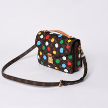 画像をギャラリービューアに読み込む, 極美品 LOUIS VUITTON ルイヴィトンYK 草間彌生 ポシェットメティスMM ショルダーバッグ M81267 モノグラムブラウン 中古 4a000573