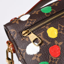 画像をギャラリービューアに読み込む, 極美品 LOUIS VUITTON ルイヴィトンYK 草間彌生 ポシェットメティスMM ショルダーバッグ M81267 モノグラムブラウン 中古 4a000573