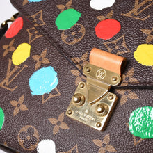 画像をギャラリービューアに読み込む, 極美品 LOUIS VUITTON ルイヴィトンYK 草間彌生 ポシェットメティスMM ショルダーバッグ M81267 モノグラムブラウン 中古 4a000573