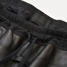 画像をギャラリービューアに読み込む, FEAR OF GOD フィア オブ ゴッド Leather Pants レザーパンツ ブラック 牛革 RN 139190 美品 中古 4a000452